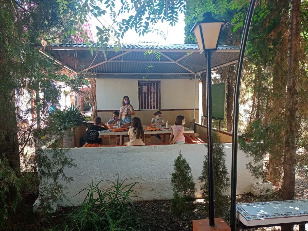 campamento en inglés para niños en Valencia - clases al aire libre