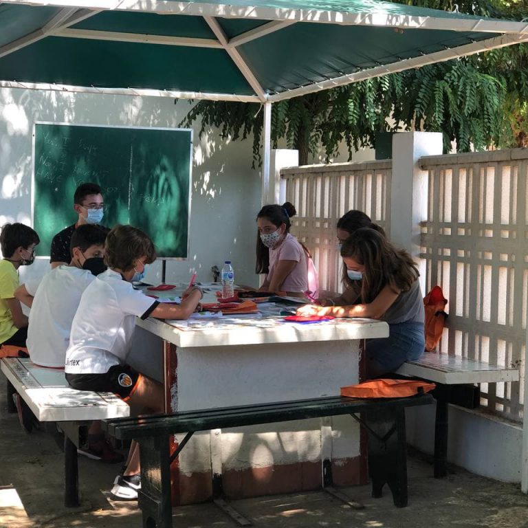 campamento en inglés para niños en Valencia – clase cubierta campamento en inglés para niños en Valencia - clase cubierta