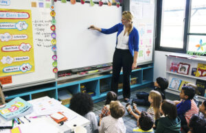 ctividades-educativas-para-colegios-en-valencia-explicacion-de-la-clase