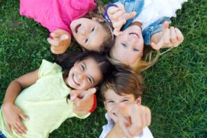 Campamentos de inglés cerca de Gilet - niños