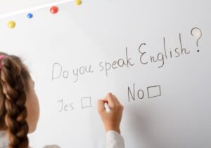 Cursos de inglés para centros educativos en Valencia - Pizarra
