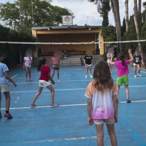 Campamentos de verano para adolescentes en Valencia – Voleibol Campamentos de verano para adolescentes en Valencia - Voleibol