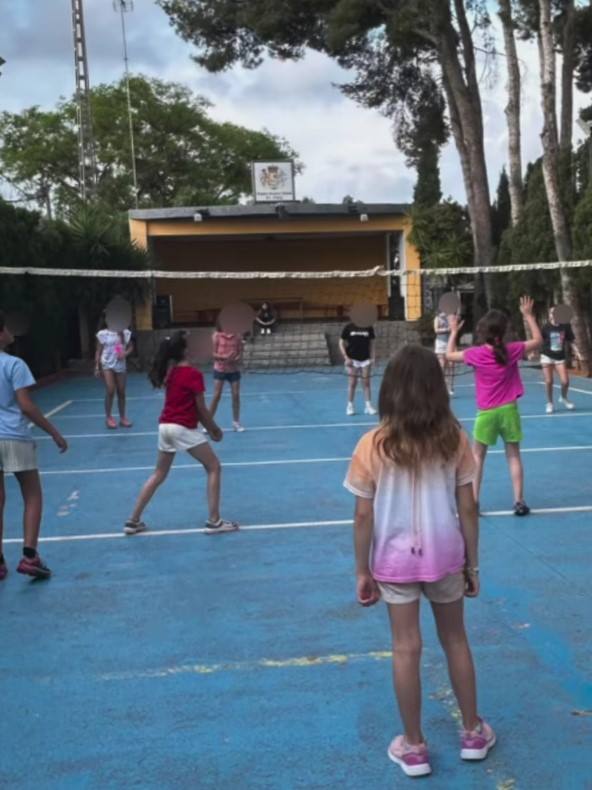 Campamentos de verano para adolescentes en Valencia – Voleibol Campamentos de verano para adolescentes en Valencia - Voleibol
